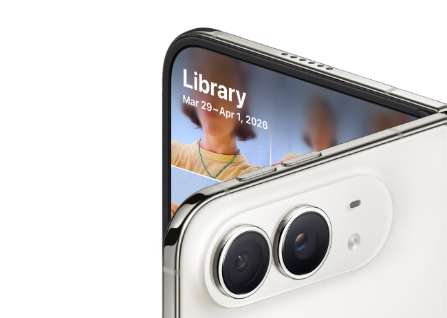 iphone duo stands bent showing its camera optics